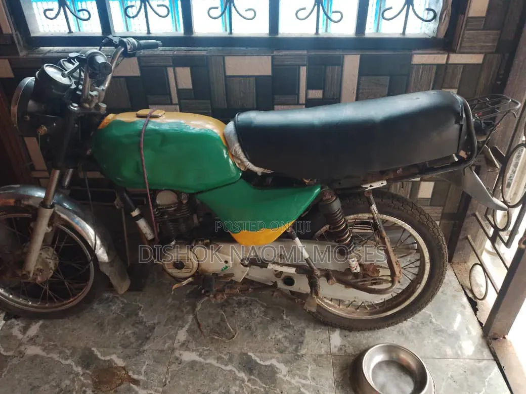 Bajaj Boxer 125 2021