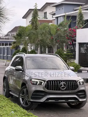 Mercedes-Benz GLE-Class 2022 Gold