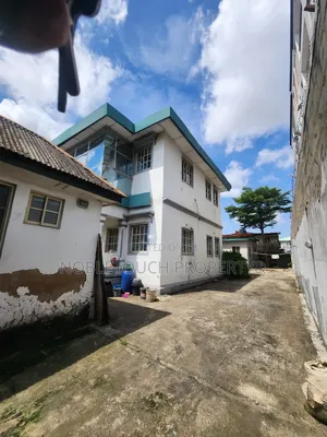 Commercial Building for Lease at Alagomije Yaba