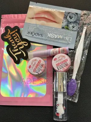 A 6 PCS Set of Lipcare