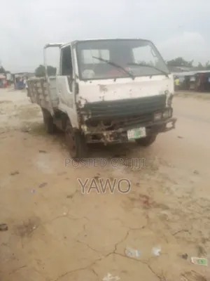 Toyota Truck Dyana 1992 White