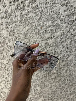 Cat-Eye Photochromic Glasses