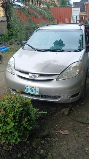 Toyota Sienna 2008 Silver