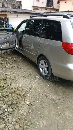 Toyota Sienna 2008 Silver
