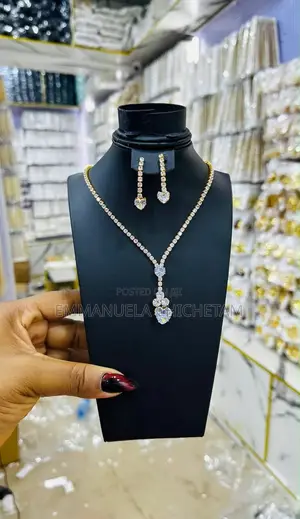 Ladies Jewelries for Any Kind of Fashion.
