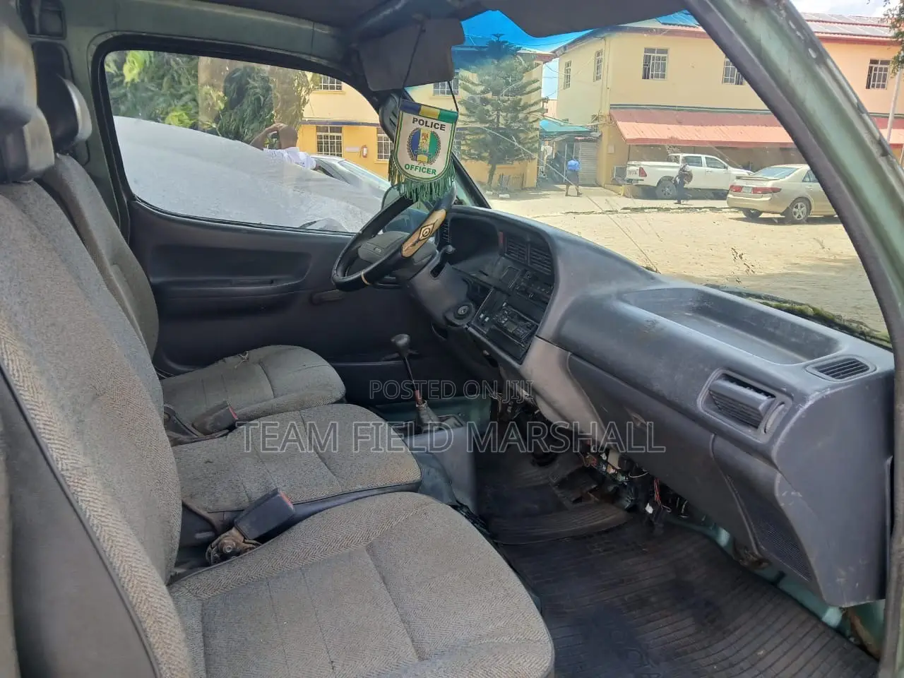 Toyota HiAce 1996 Blue