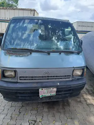 Toyota HiAce 1996 Blue