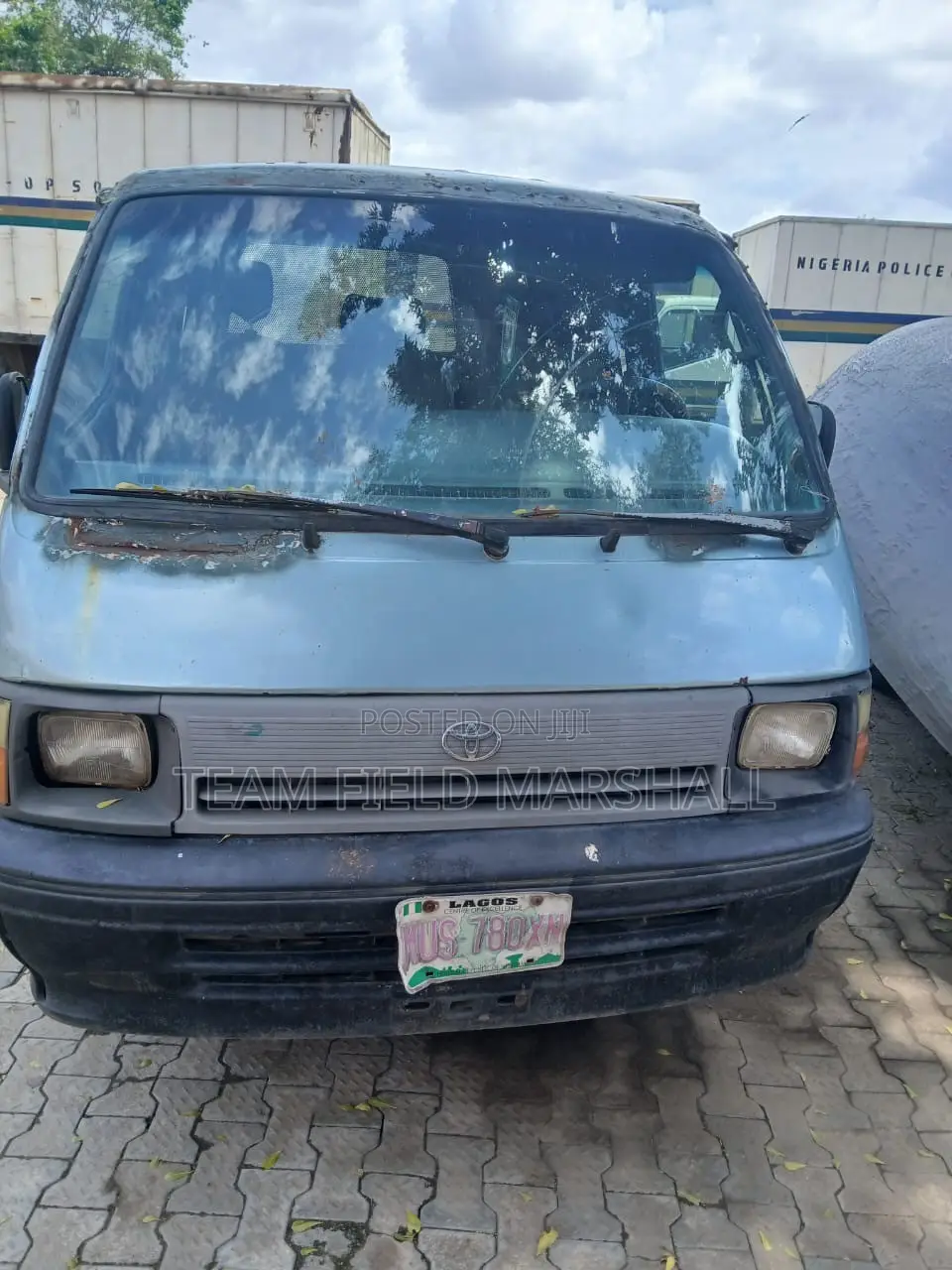 Toyota HiAce 1996 Blue