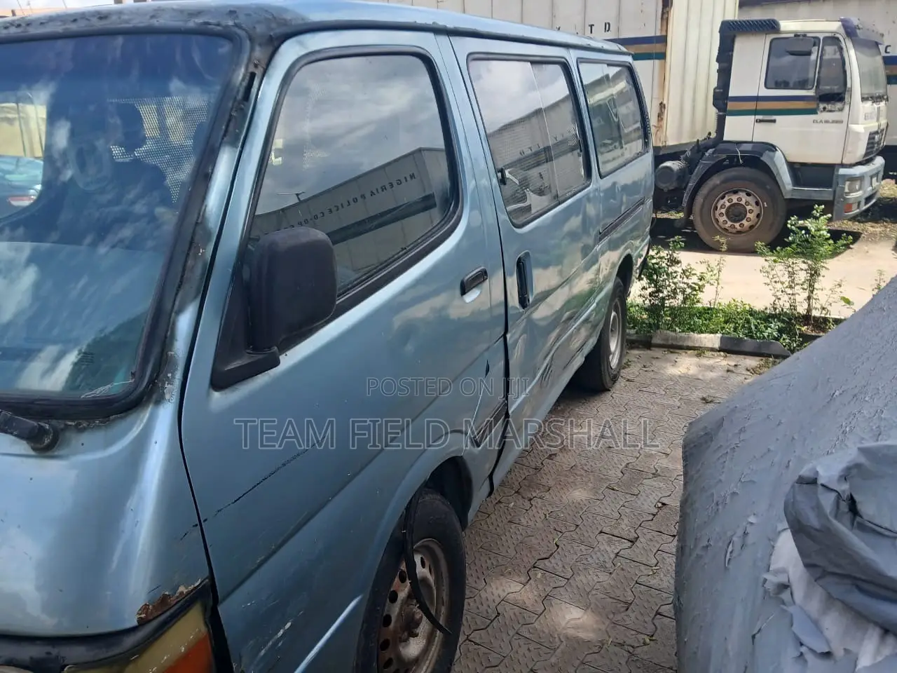 Toyota HiAce 1996 Blue