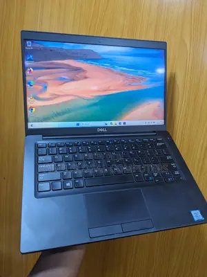 Laptop Dell Latitude 7390 8GB Intel Core i5 SSD 256GB