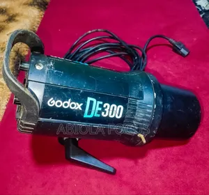 Godox DE300 Strobe Light