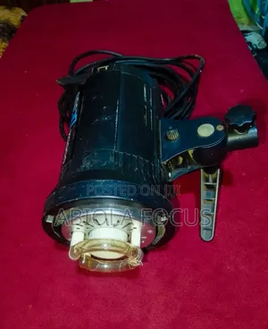 Godox DE300 Strobe Light