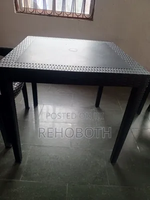 Strong Standard Black Square Table