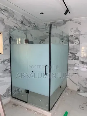 Tempered Glass Shower Cubicle