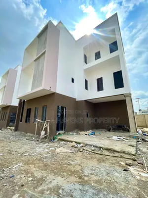 5bdrm Duplex in Jahi for sale