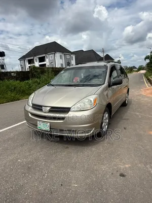 Toyota Sienna 2006 Gold