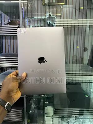 Laptop Apple MacBook Pro 2020 16GB Intel Core i7 SSD 512GB