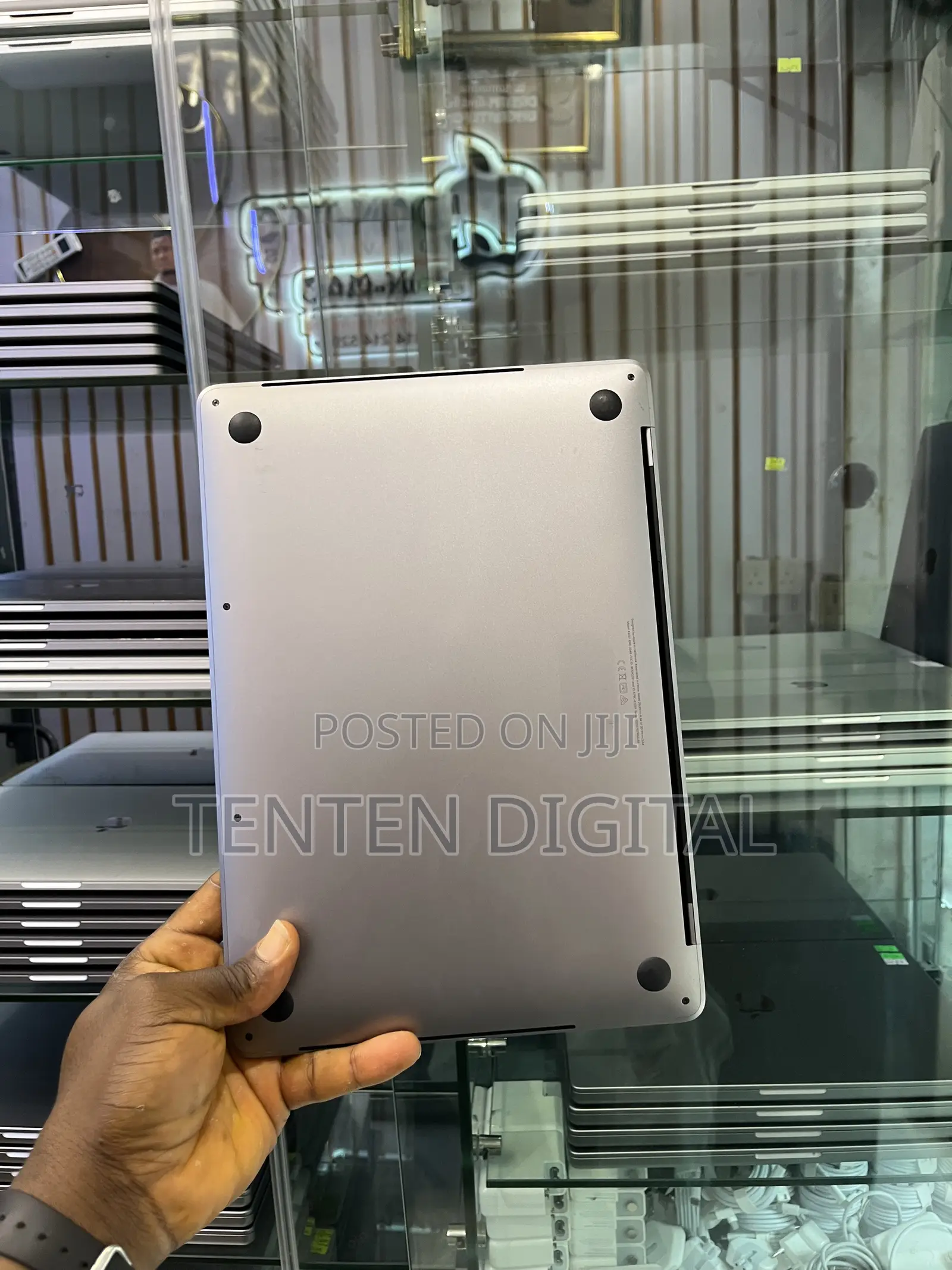 Laptop Apple MacBook Pro 2020 16GB Intel Core i7 SSD 512GB