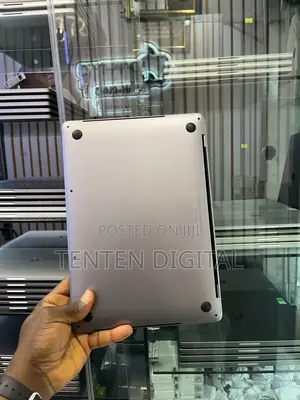 Laptop Apple MacBook Pro 2020 16GB Intel Core i7 SSD 512GB