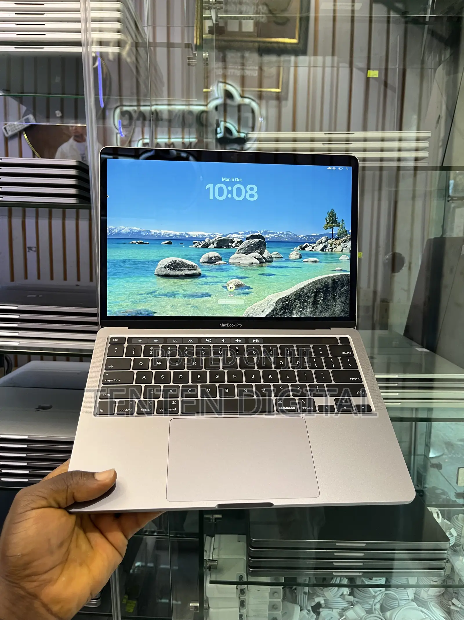 Laptop Apple MacBook Pro 2020 16GB Intel Core i7 SSD 512GB