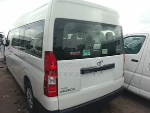 Toyota HiAce 2021 White