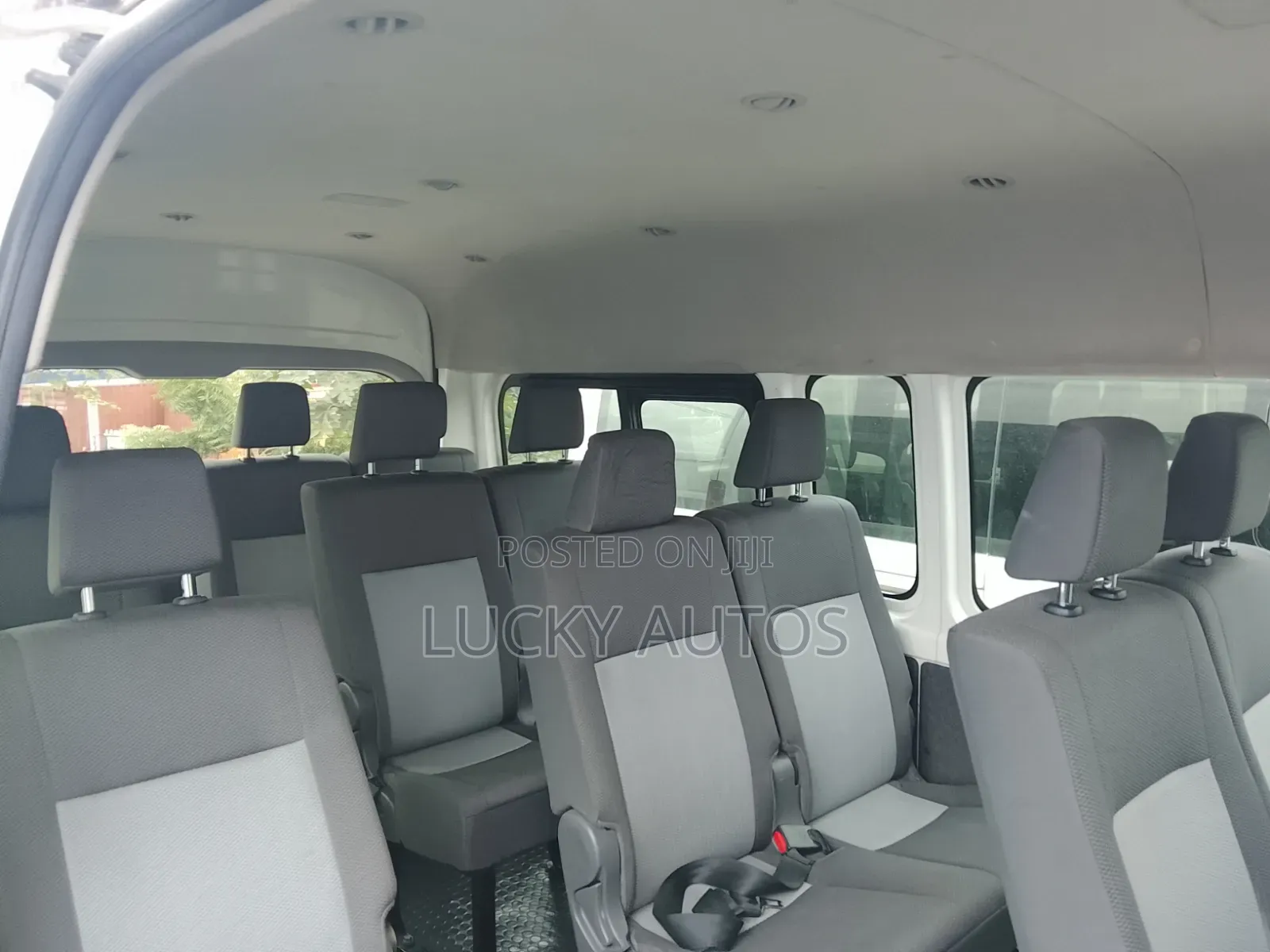 Toyota HiAce 2021 White
