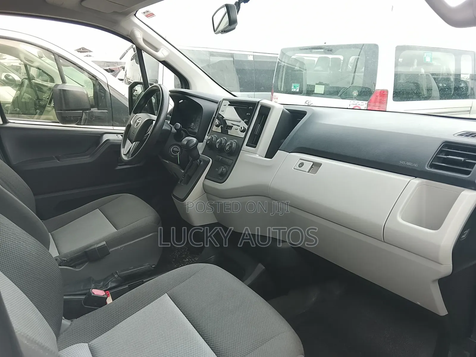 Toyota HiAce 2021 White
