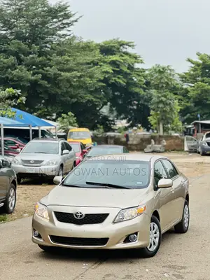 Toyota Corolla LE 4dr Sedan (1.8L 4 cyl 4A) 2009 Gold