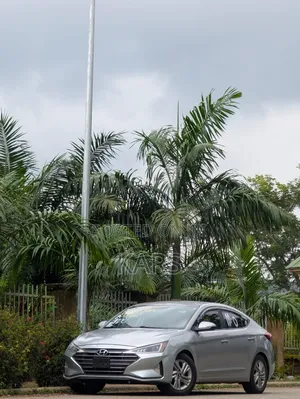 Hyundai Elantra 2020 Silver