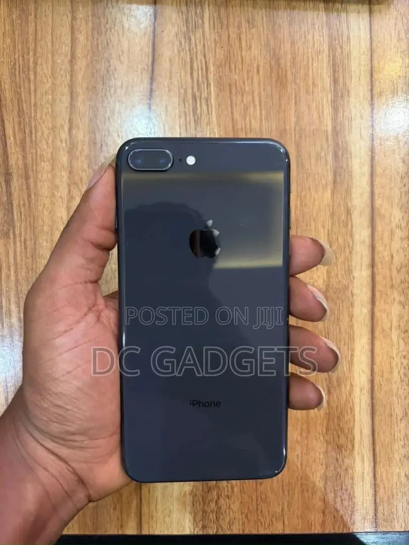 Apple iPhone 8 Plus 64 GB Black