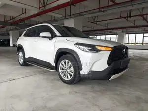 Toyota Corolla Cross LE 2WD 2024 White