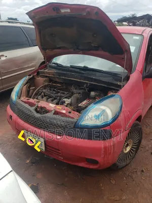 Toyota Yaris 1.5 2000 Red