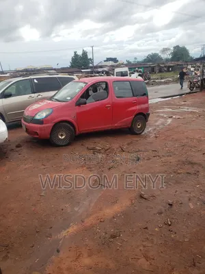 Toyota Yaris 1.5 2000 Red