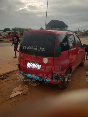 Toyota Yaris 1.5 2000 Red
