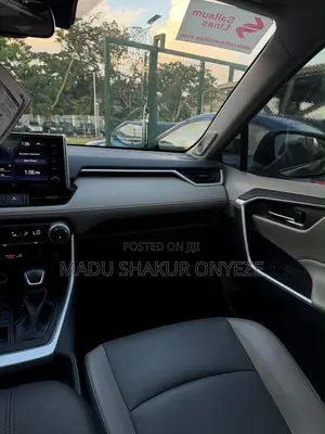 Toyota RAV4 XLE AWD 2020 Gray