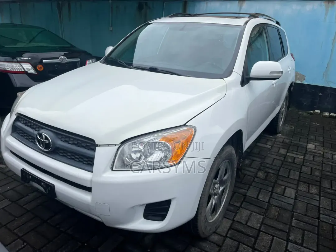 Toyota RAV4 2010 White