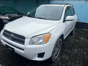 Toyota RAV4 2010 White
