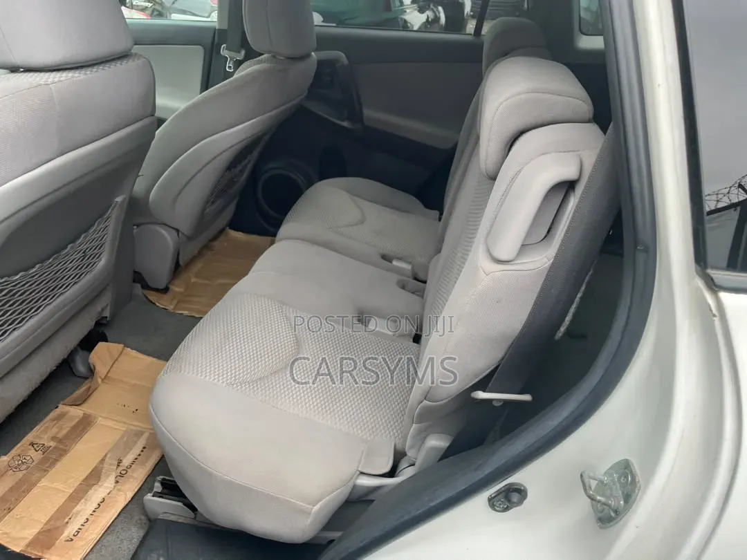 Toyota RAV4 2010 White