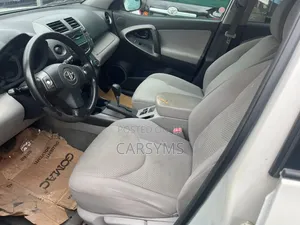 Toyota RAV4 2010 White