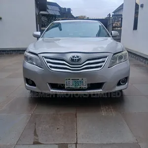 Toyota Camry 2009 Silver