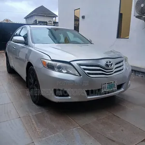 Toyota Camry 2009 Silver