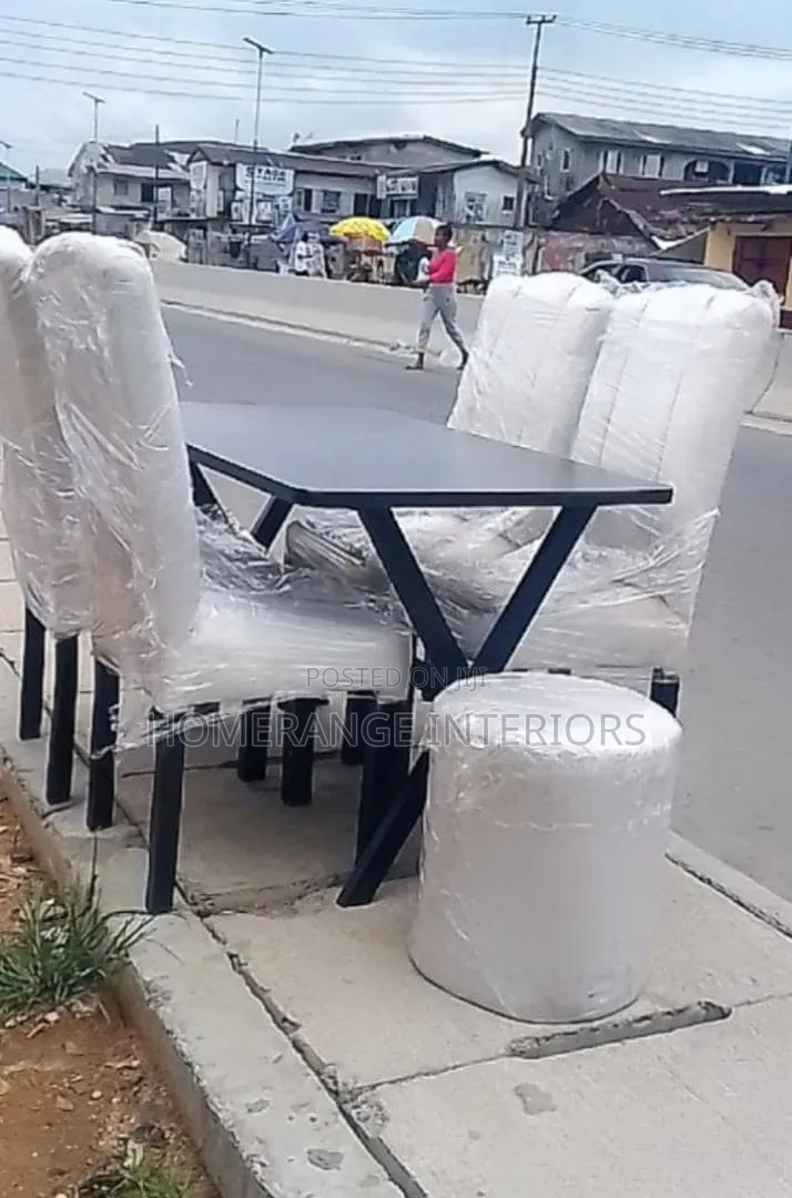 4 Seaters Dining Set