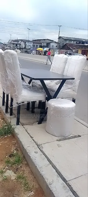 4 Seaters Dining Set