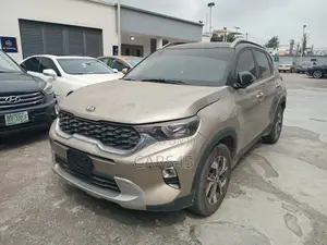 Kia Sonet 2021 Gold