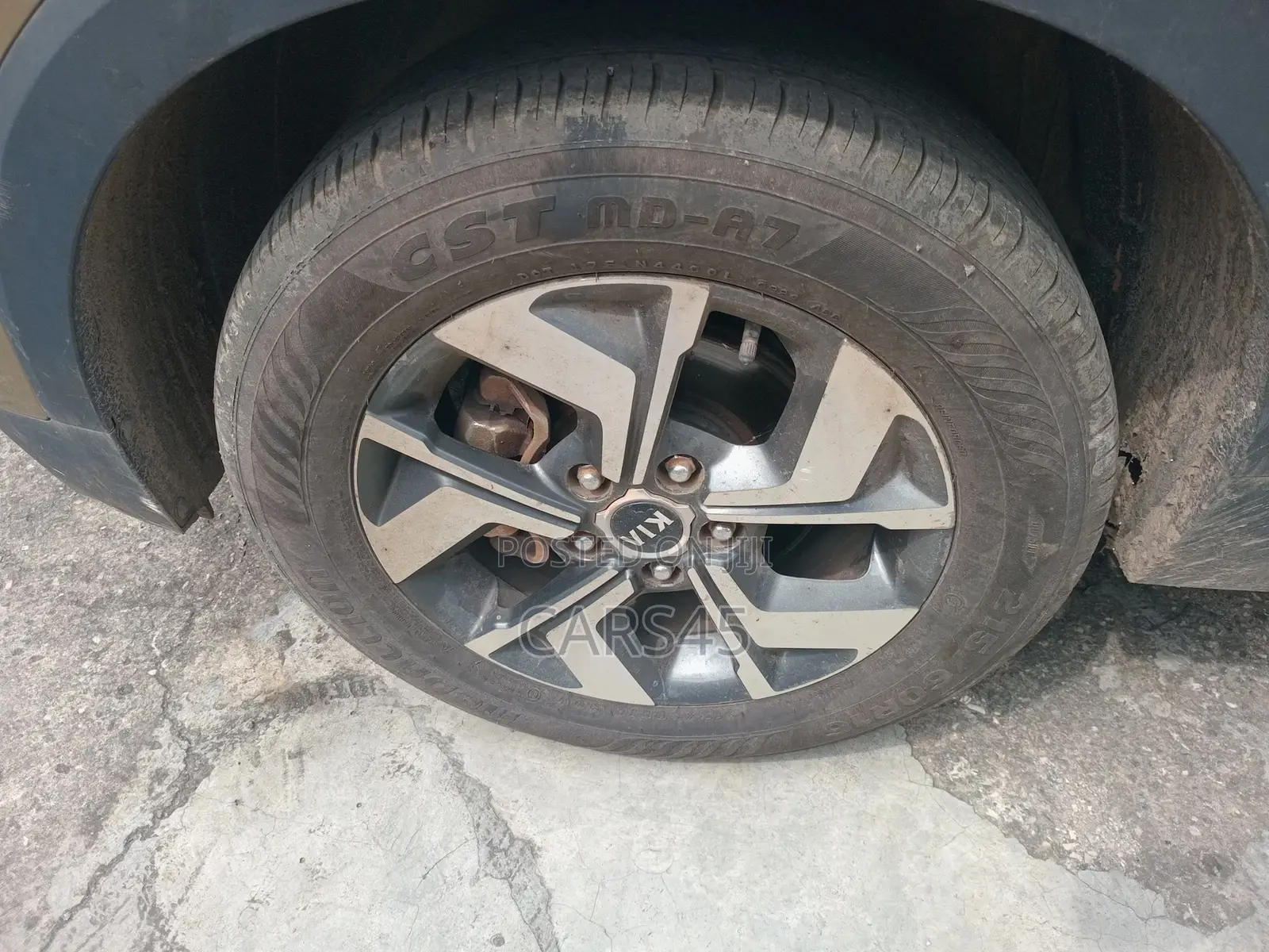 Kia Sonet 2021 Gold