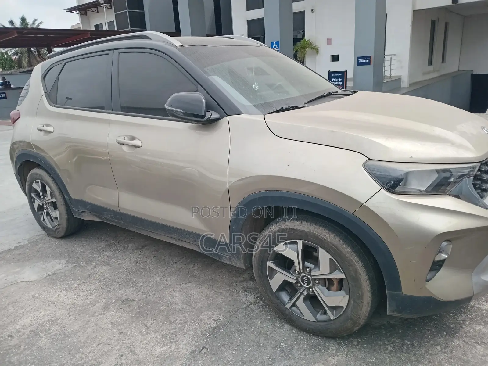 Kia Sonet 2021 Gold