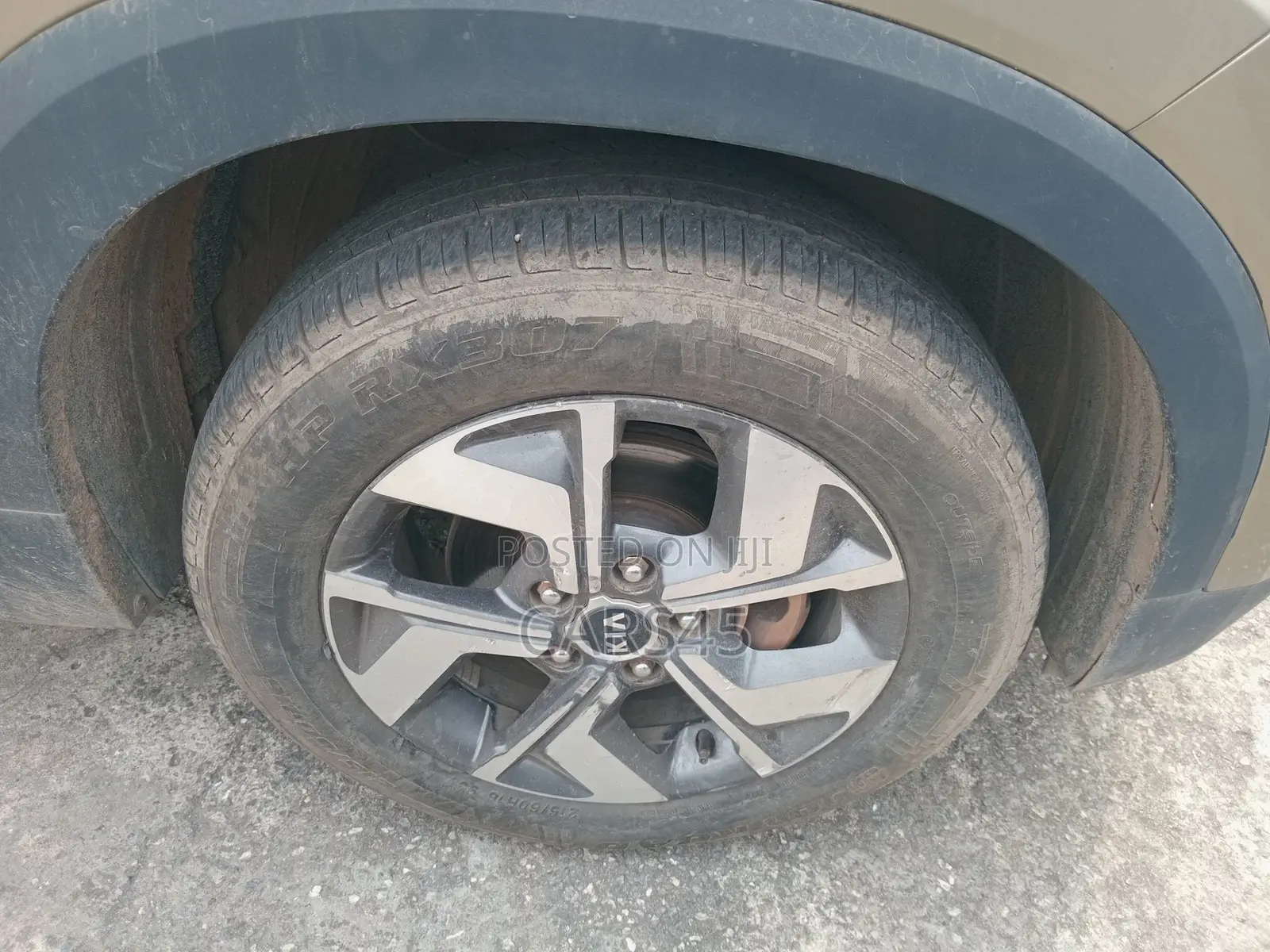 Kia Sonet 2021 Gold