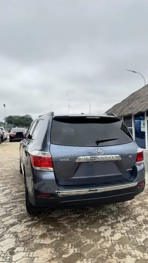 Toyota Highlander Limited 2012 Blue