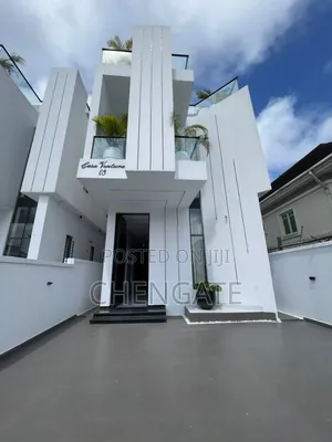 Furnished 5bdrm Duplex in Ikota for sale