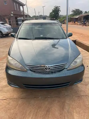 Toyota Camry LE 4dr Sedan (2.4L 4cyl 4A) 2004 Gray
